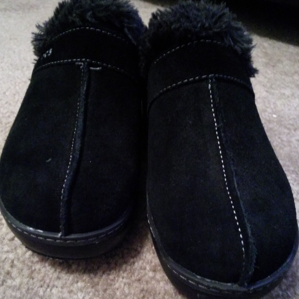 Crocs Black Suede Faux Fur Lined Clogs